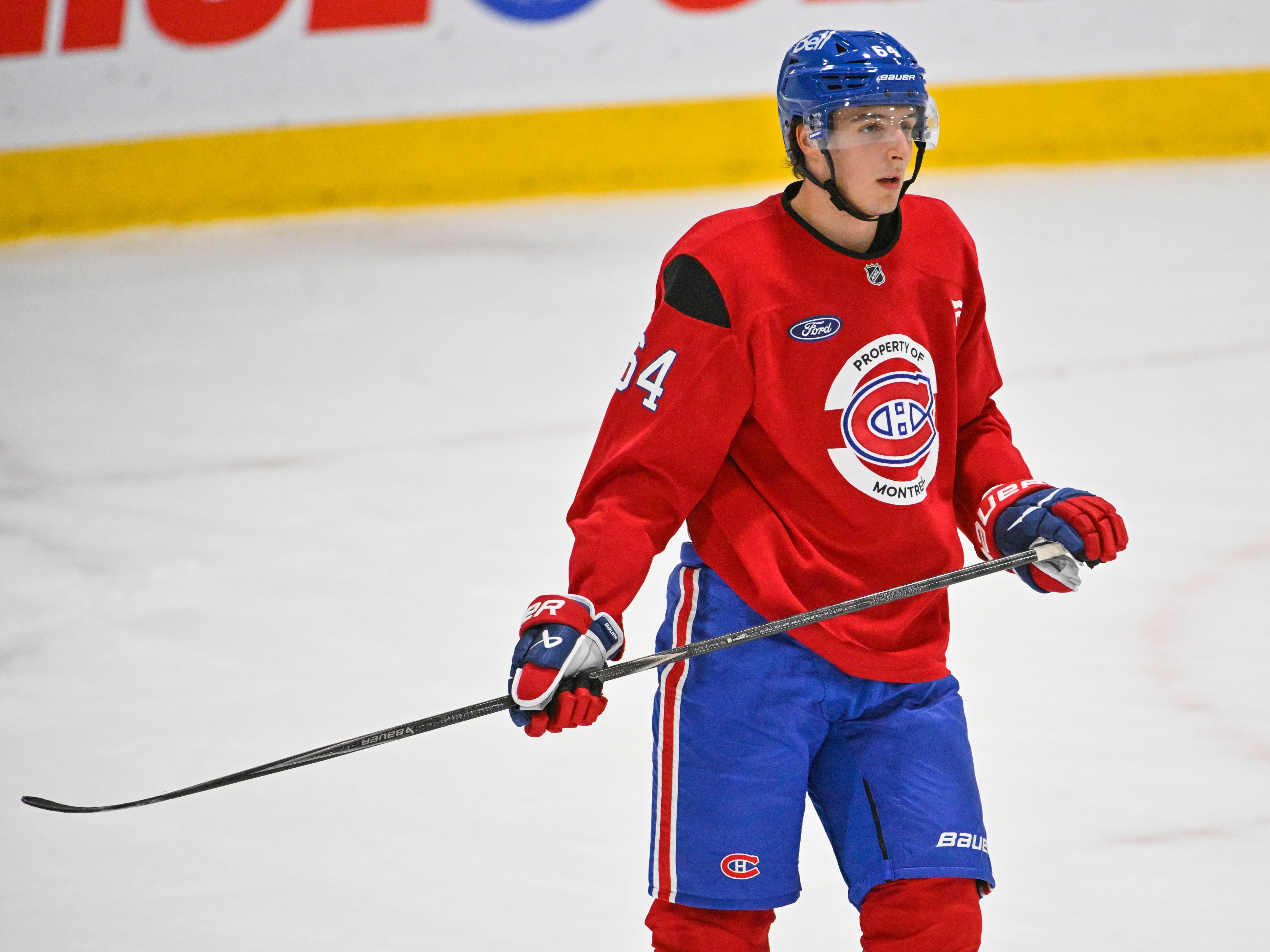 Le Canadien finalise son alignement : David Reinbacher et Jacob Fowler envoyés au Rocket