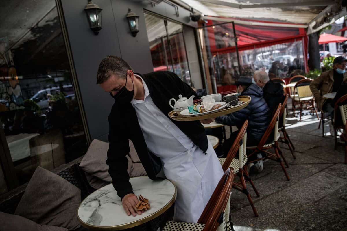 Mesures sanitaires: Qu&eacute;bec d&eacute;dommagera les restaurateurs