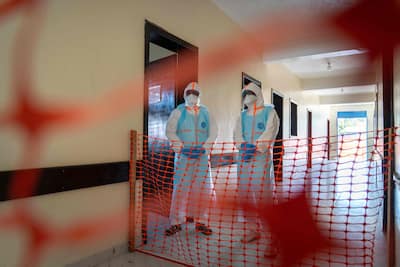 Brésil: placement à l’isolement de deux hommes présentant des symptômes possibles d’Ebola Brésil: placement à l’isolement de deux hommes présentant des symptômes possibles d’Ebola