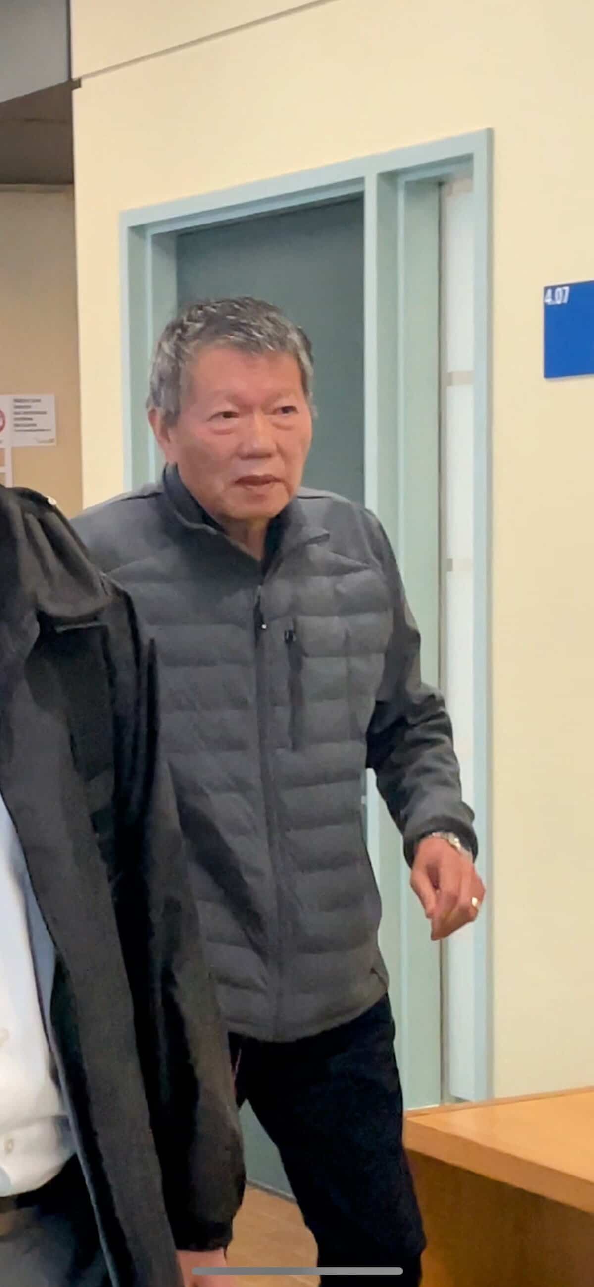 Condamné à 15 mois de prison: un acupuncteur de 73 ans aux mains longues se  fait refuser une visite à la famille | JDQ