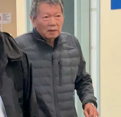 Condamné à 15 mois de prison: un acupuncteur de 73 ans aux mains longues se fait refuser une visite à la famille | JDQ