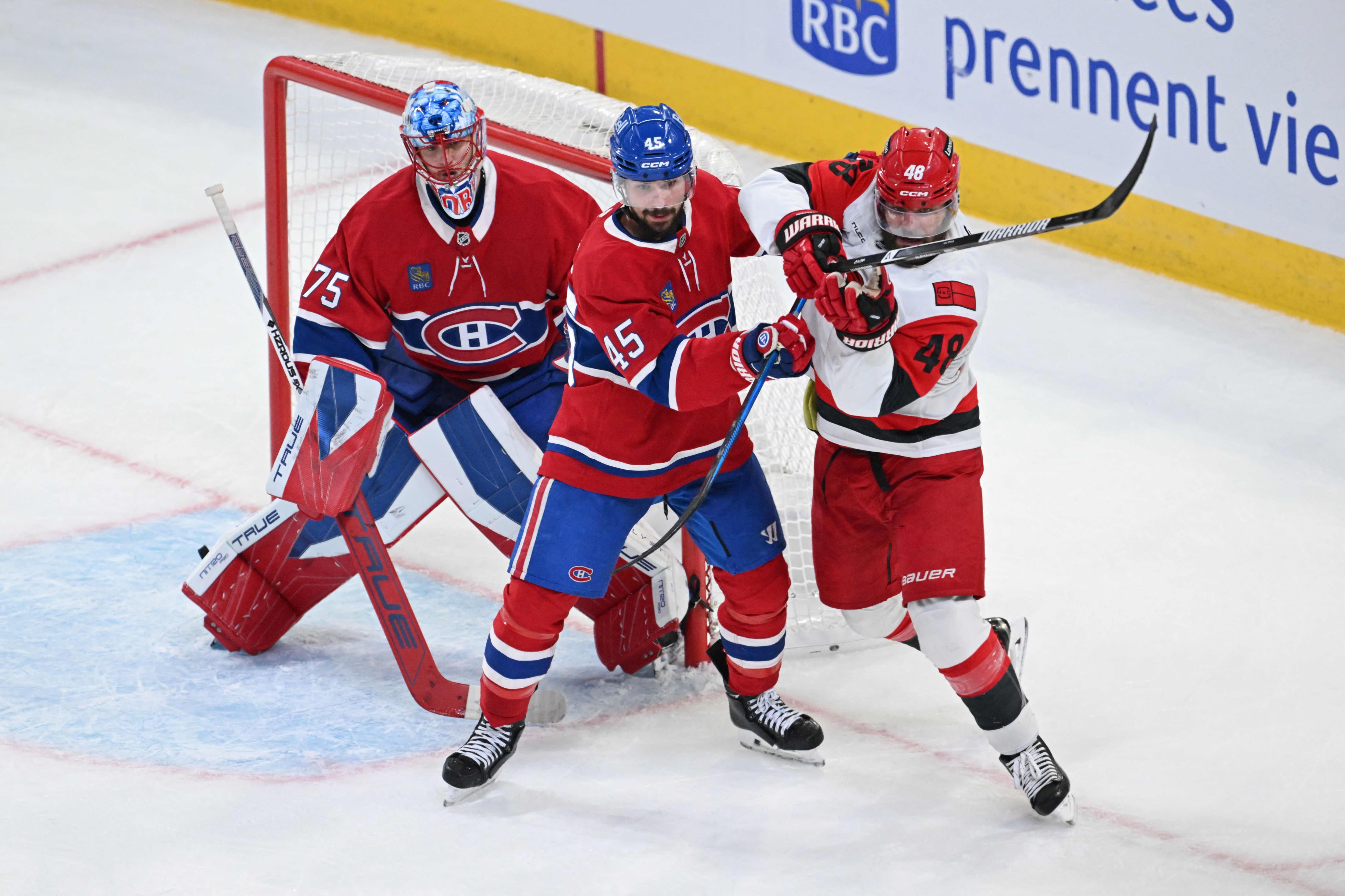 «On tire de l'arrière, mais on n'est pas mort»: Malgré l'urgence qui pointe à l'horizon, Martin St-Louis ne cède pas à la panique