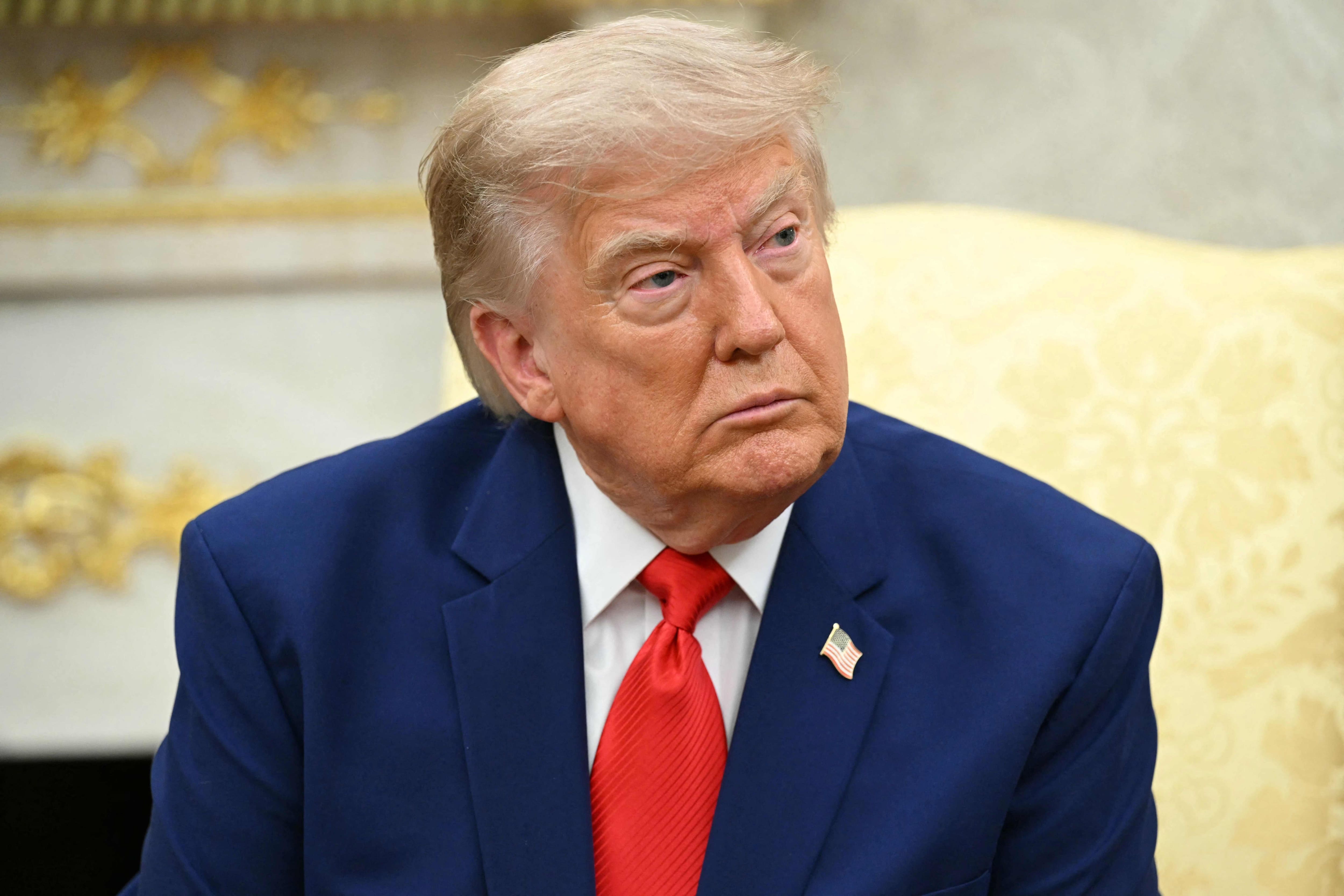 Donald Trump threatens to hit a bridge or a factory for every Iranian strike in the Strait of Hormuz