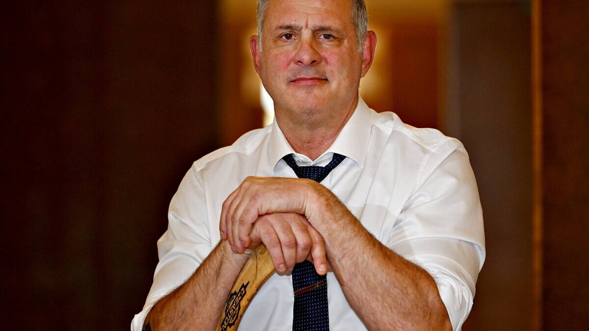 Le hockey, un sport national à la portée de tous : Enrico Ciccone plaide pour des cours de patin à l'école