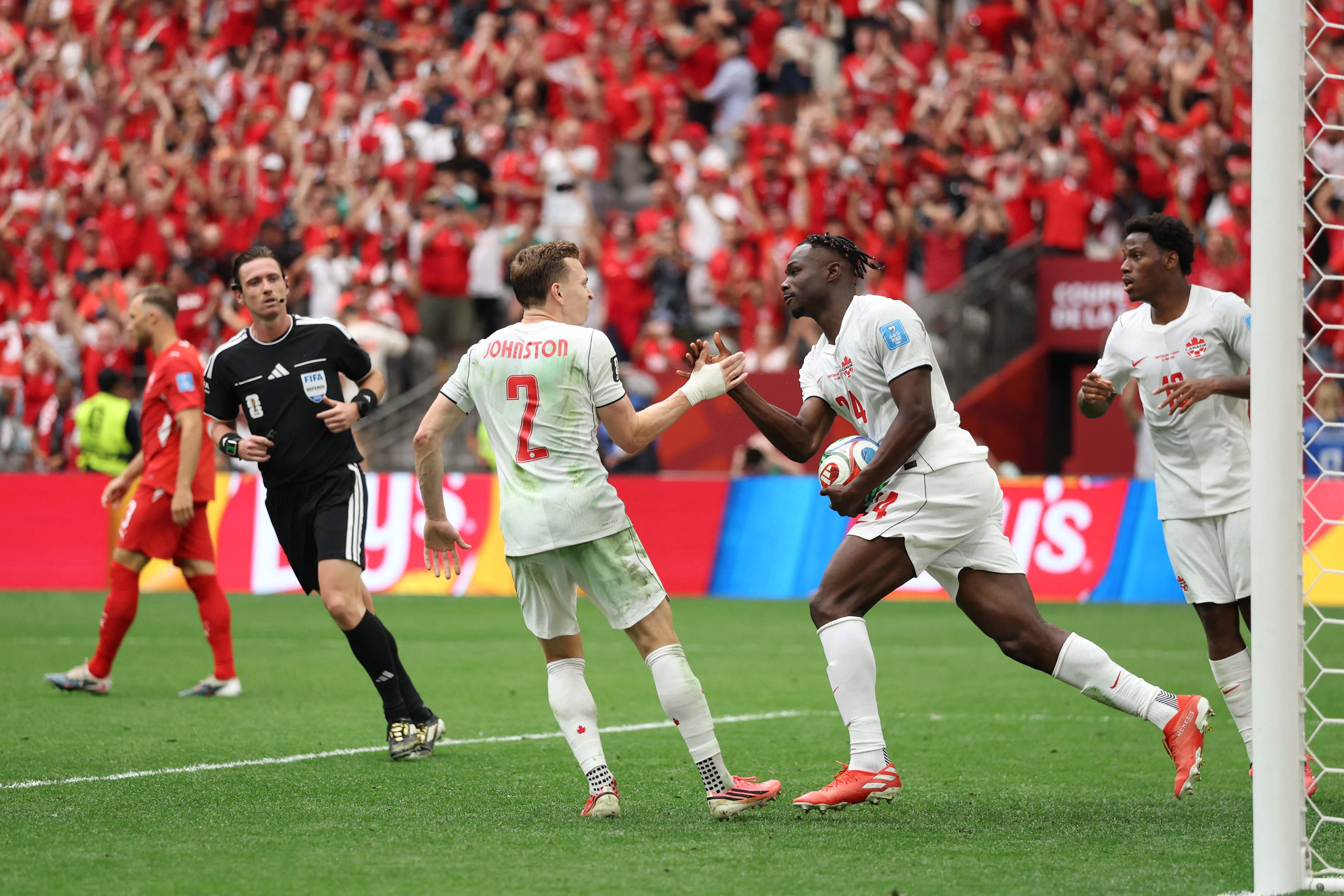 Une qualification historique du Canada à la Coupe du monde de soccer malgré la défaite