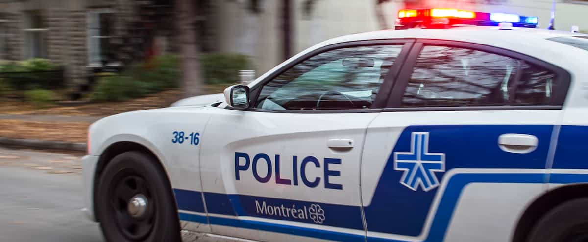 Montréal: victime de brutalité policière pour avoir baissé son masque