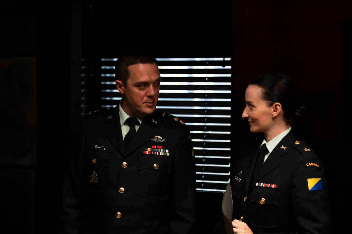 Nous avons vu les 2 premiers &eacute;pisodes: Vincent-Guillaume Otis solide dans &laquo;Les Armes&raquo;