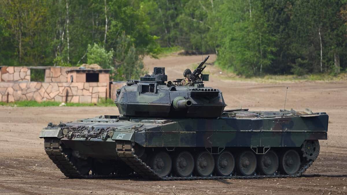 Canada to send 2 Leopard tanks to Ukraine Canada to send 2 Leopard tanks to Ukraine