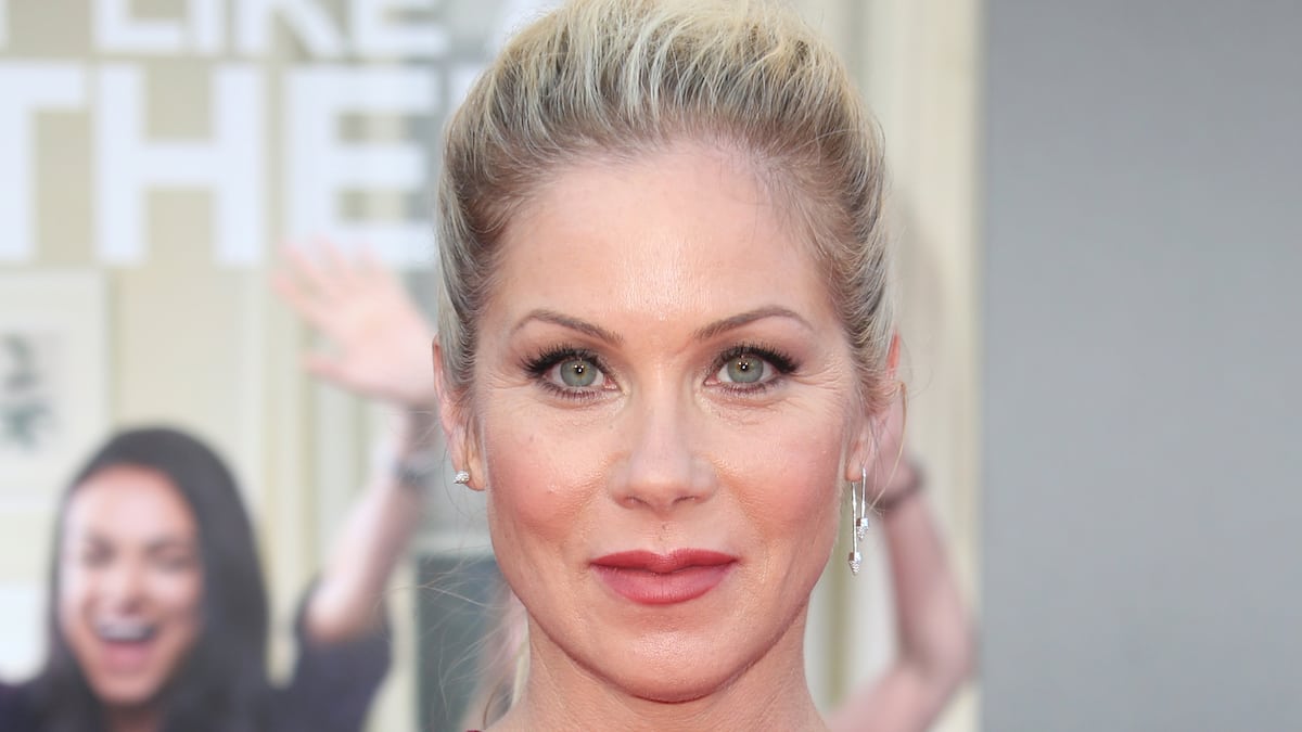 Sclérose en plaques: Christina Applegate est alitée et confinée dans son lit à cause de la maladie