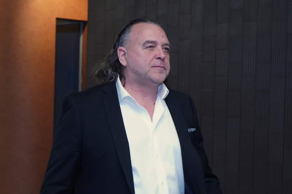 Un «prêtre» de Raël acquitté d’agression sexuelle sur une ex-membre ...