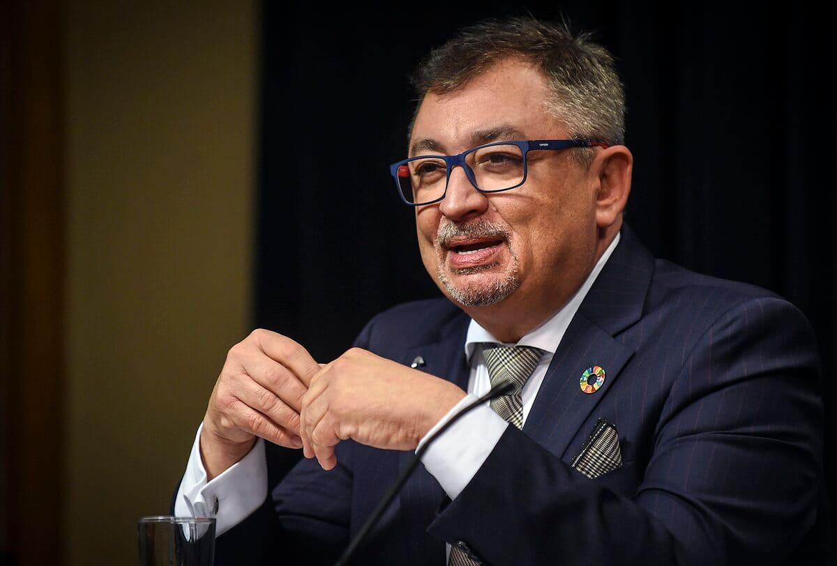 [EN DIRECT] COVID-19: Le Dr Horacio Arruda fait le point dans Lanaudière