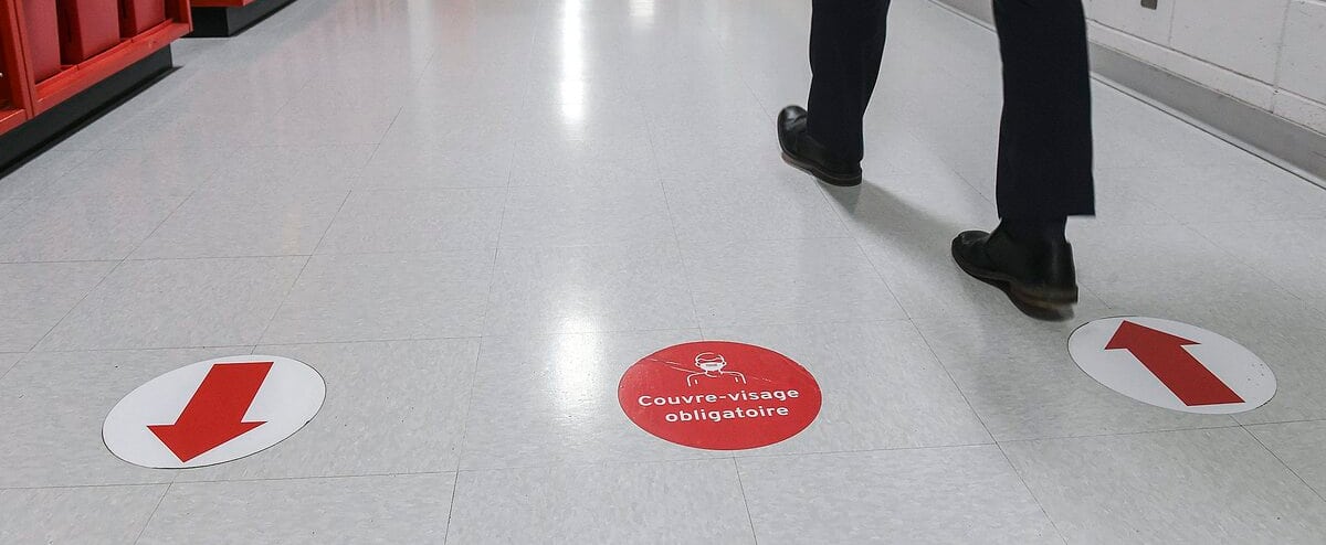 Outbreak during a hockey game at Laval University's PEPS 1