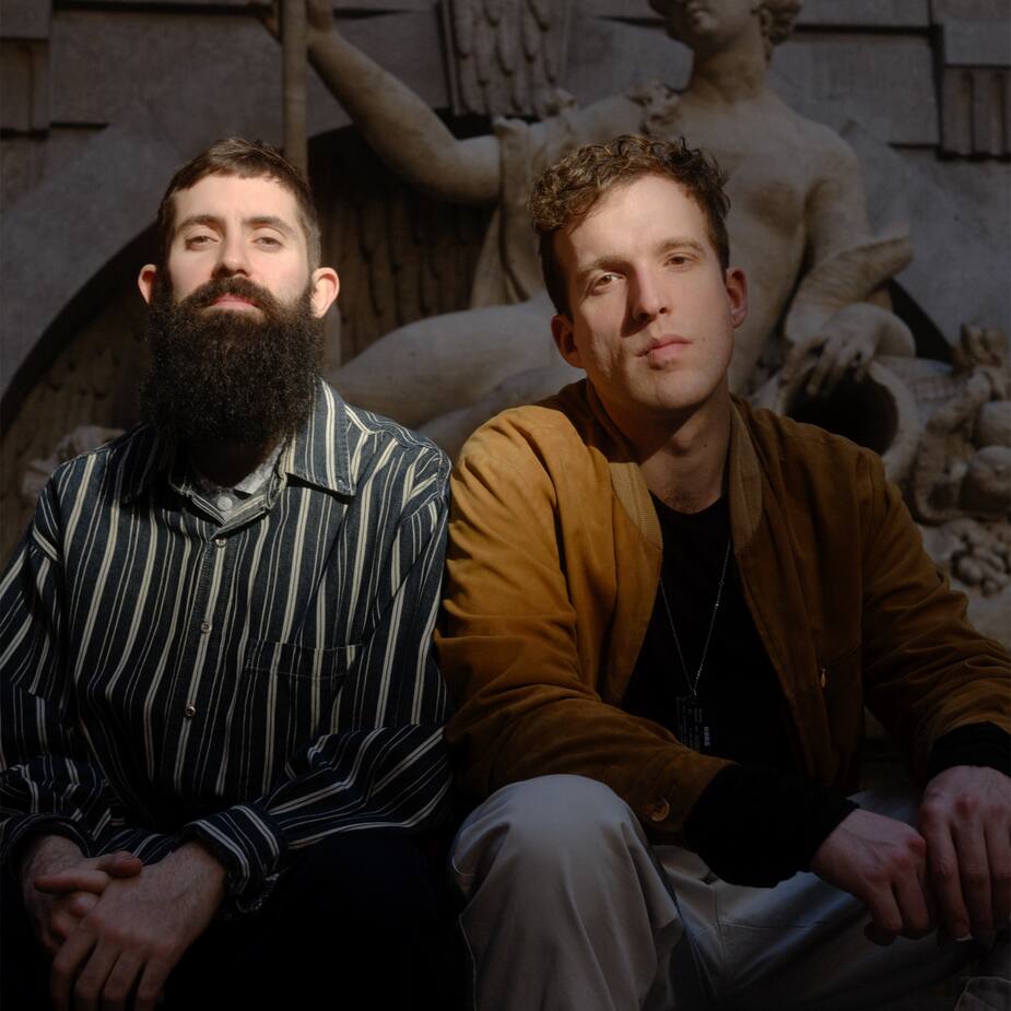La formation Oblique, composée de Félix Petit et Simon Saint-Hillier, a lancé son deuxième album «Marche Moderne» le 18 décembre.