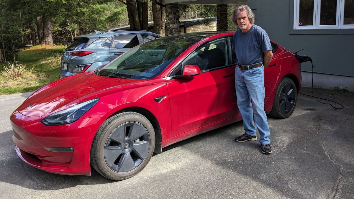 Il décide de remplacer sa vieille Sunfire par une voiture électrique usagée... et il ne le regrette pas!