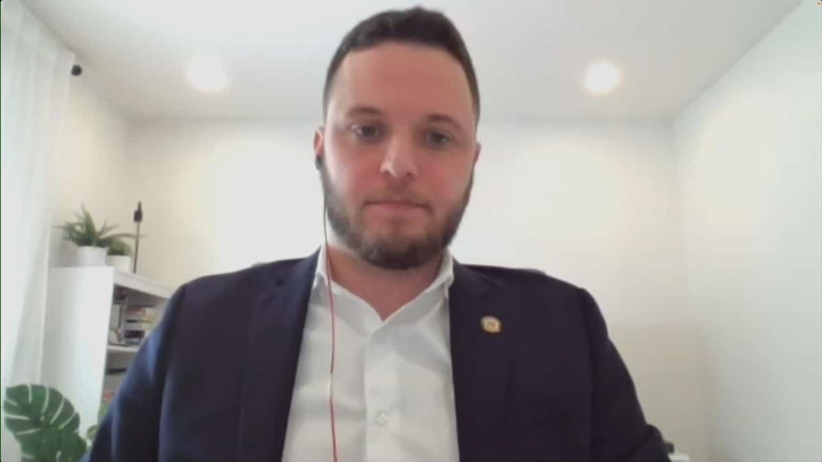 La hausse de 154% sur l’immatriculation «va contribuer à détruire la classe moyenne», dénonce le maire de St-Bruno-de-Montarville