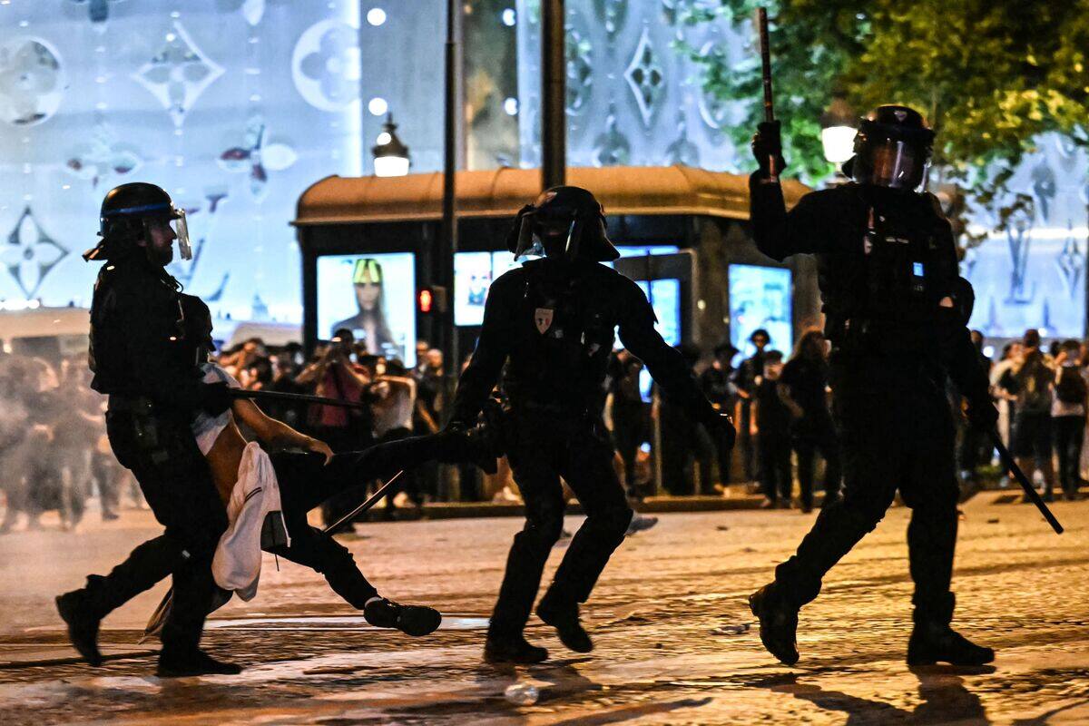 Police presence in Paris after PSG game
