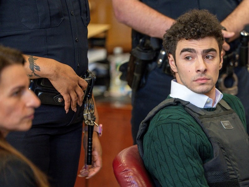 Un homme poursuivi en justice après avoir tenté de libérer Luigi Mangione