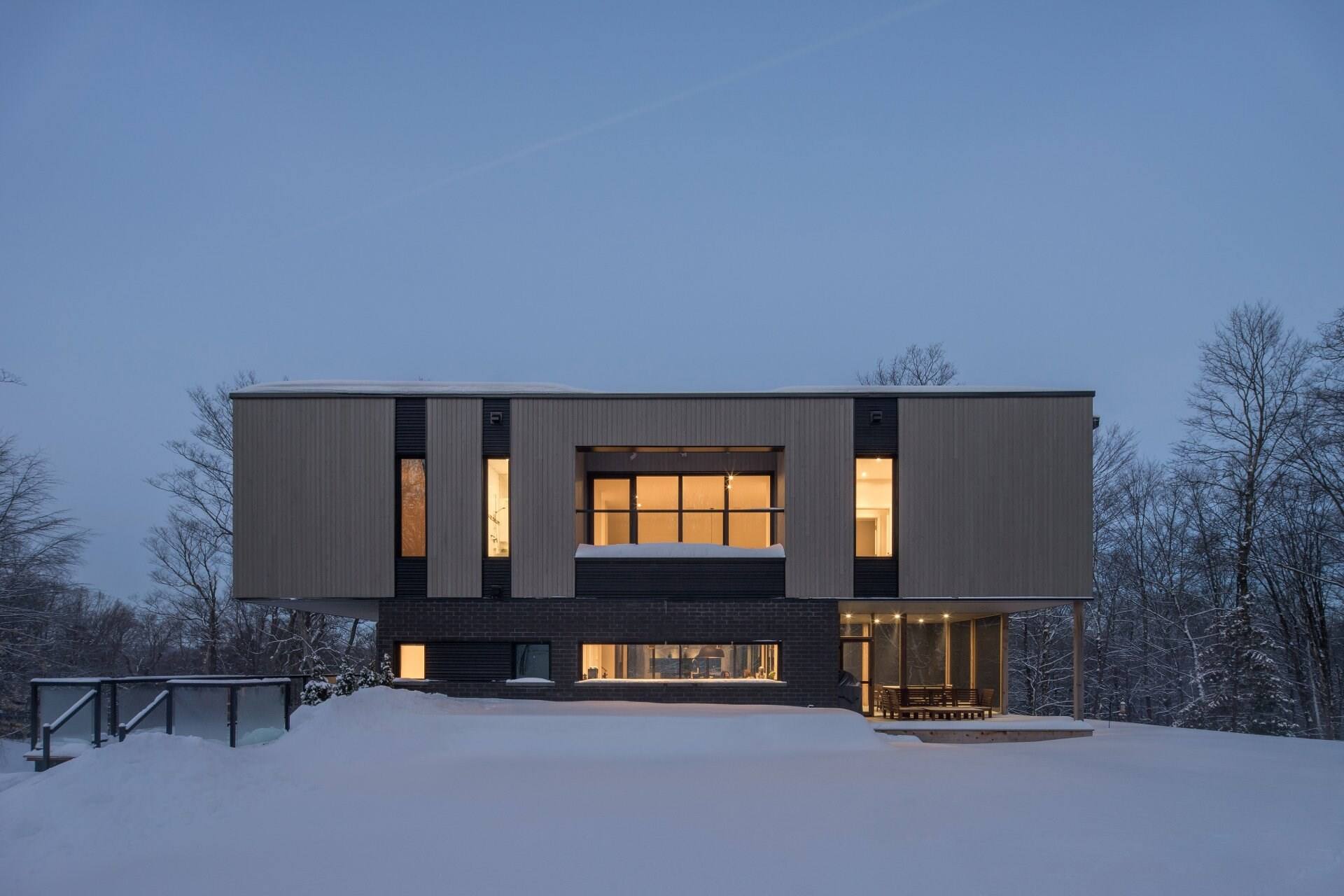 Une maison avec vues panoramiques à vendre à 1,3M