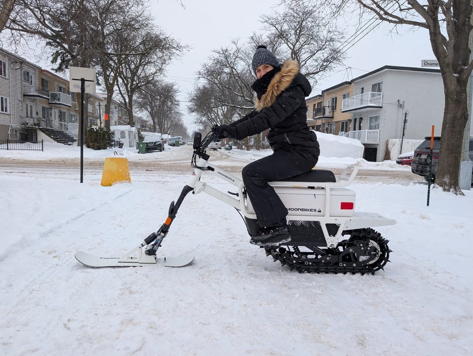  Moonbike : le scooter des neiges électrique