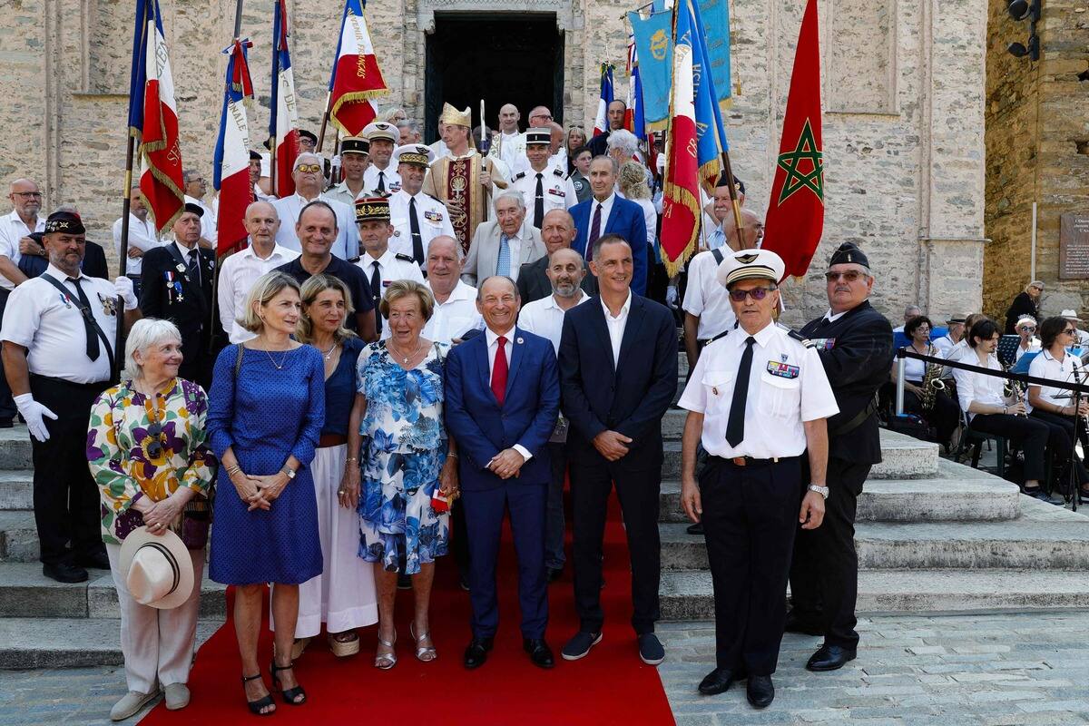 Hommage &agrave; l'auteur du &laquo;Petit prince&raquo; en France, 80 ans apr&egrave;s son crash d'avion