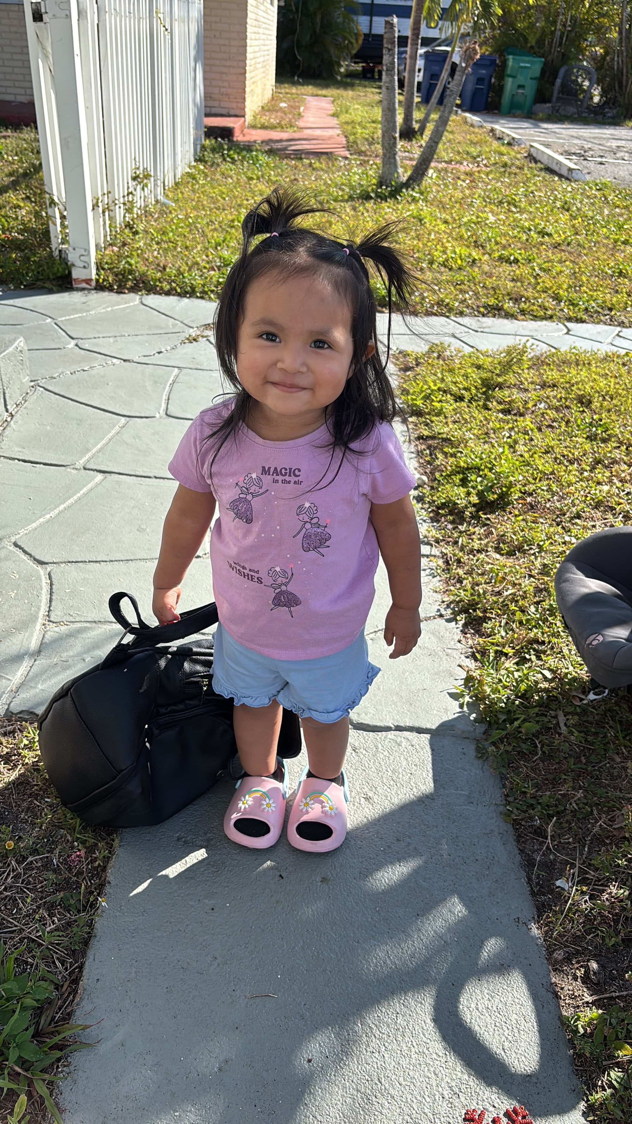 2-year-old girl forgotten in car by caregiver dies in Florida