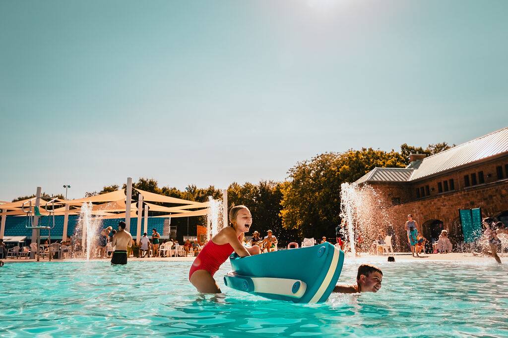 Les 5 plus belles piscines extérieures à Montréal 