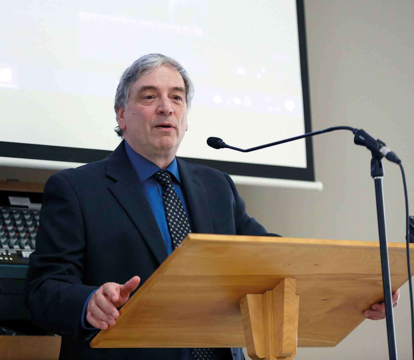 Le célébrant Pierre Ménard a évoqué la foi catholique de Paolo.