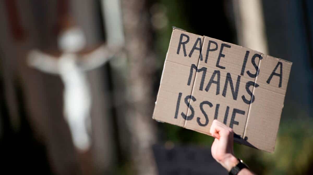 Plus de 80 personnes devant la justice après un viol collectif en Afrique du Sud