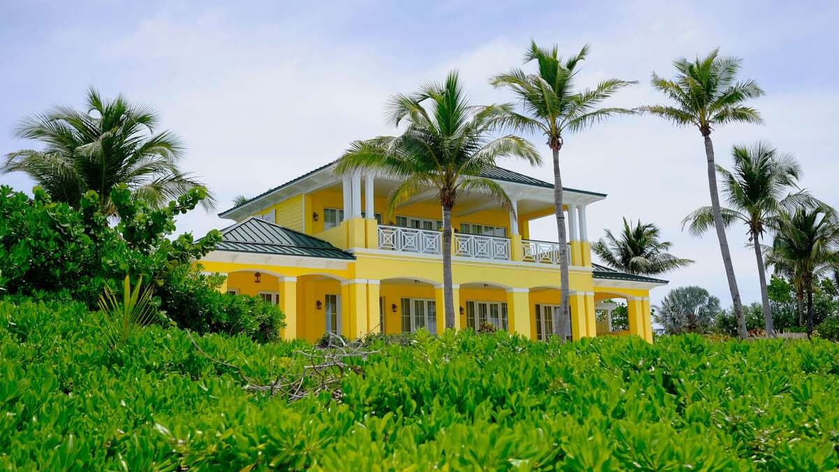 Décès mystérieux aux Bahamas: les corps des touristes américains autopsiés