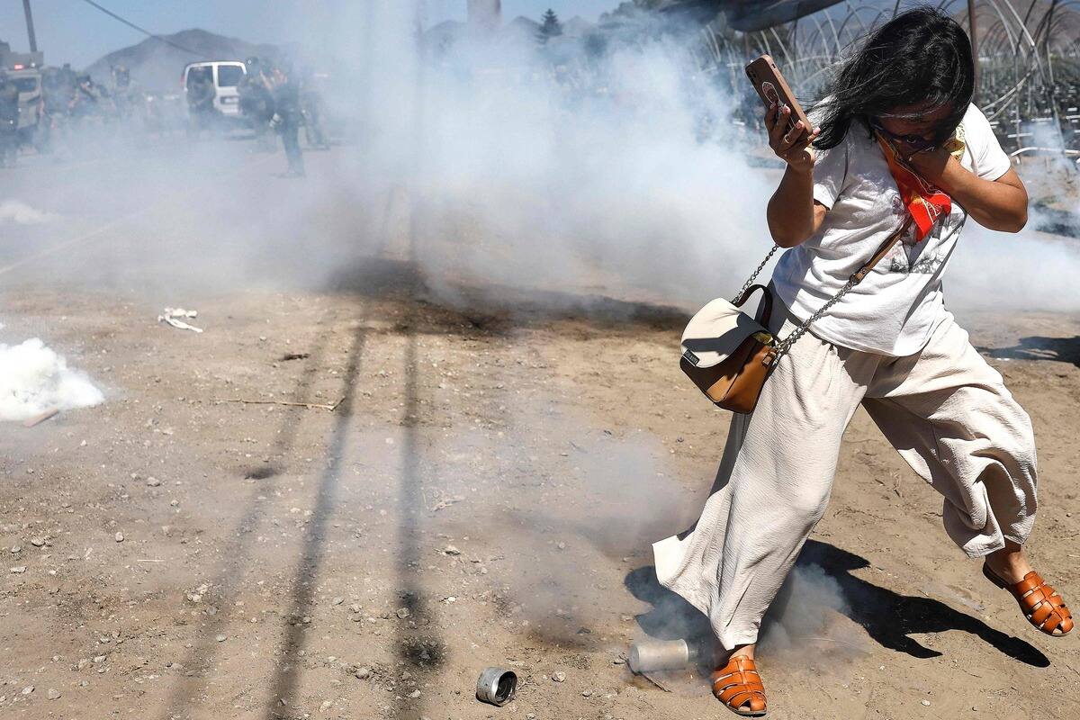 EN IMAGES | Des perquisitions de l'ICE dans des exploitations de cannabis tournent &agrave; l'&eacute;meute en Californie