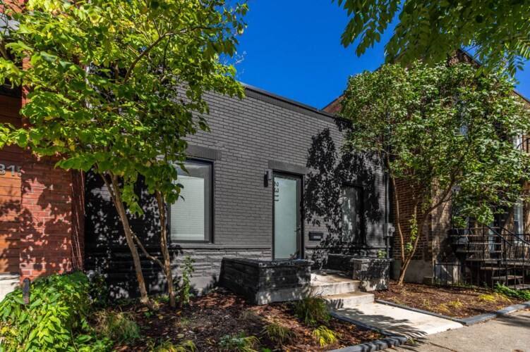 Un shoebox avec cour intime à vendre pour 649 000$