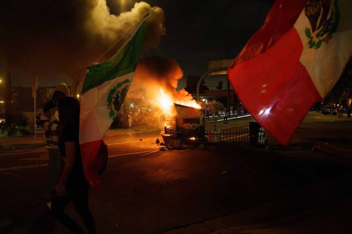 EN IMAGES | Affrontements &agrave; Los Angeles: le centre-ville boucl&eacute;, Trump demande l&rsquo;envoi des troupes