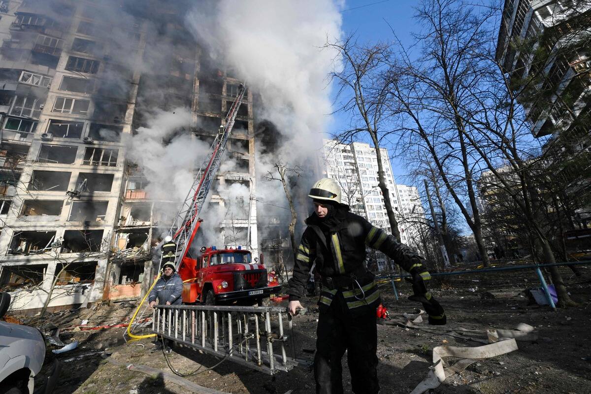 Ukraine: l'UE d&eacute;nonce les &laquo;crimes de guerre&raquo; commis par la Russie