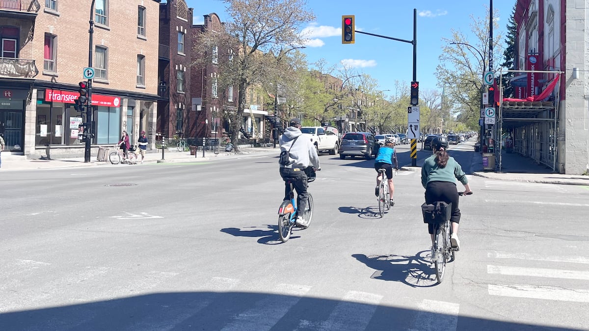 Feux rouges brûlés le long du Réseau express vélo (REV) de Valérie Plante