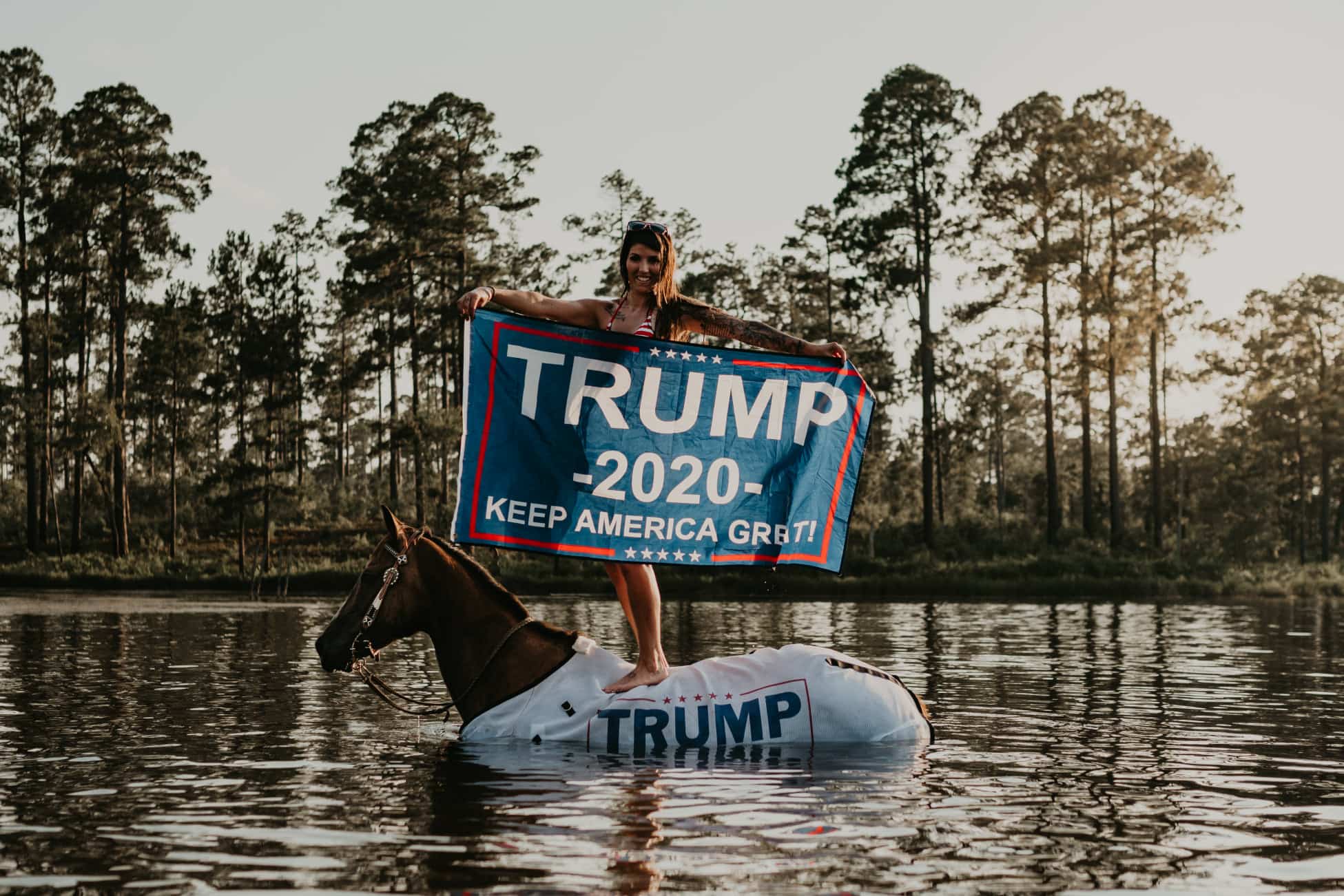 Une séance photo pro-Trump impliquant des chevaux
