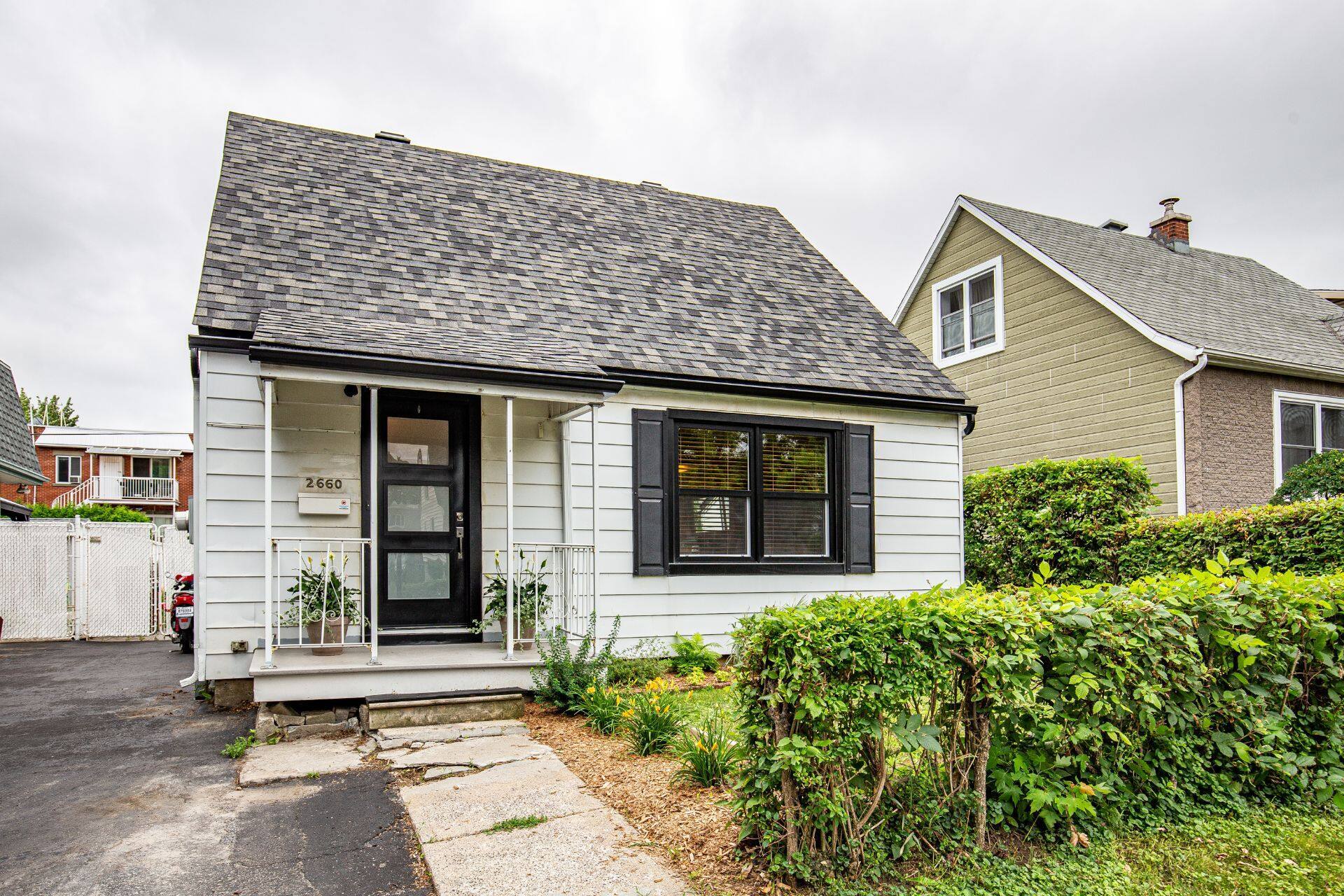 Un charmant cottage rénové à vendre pour 339 000$