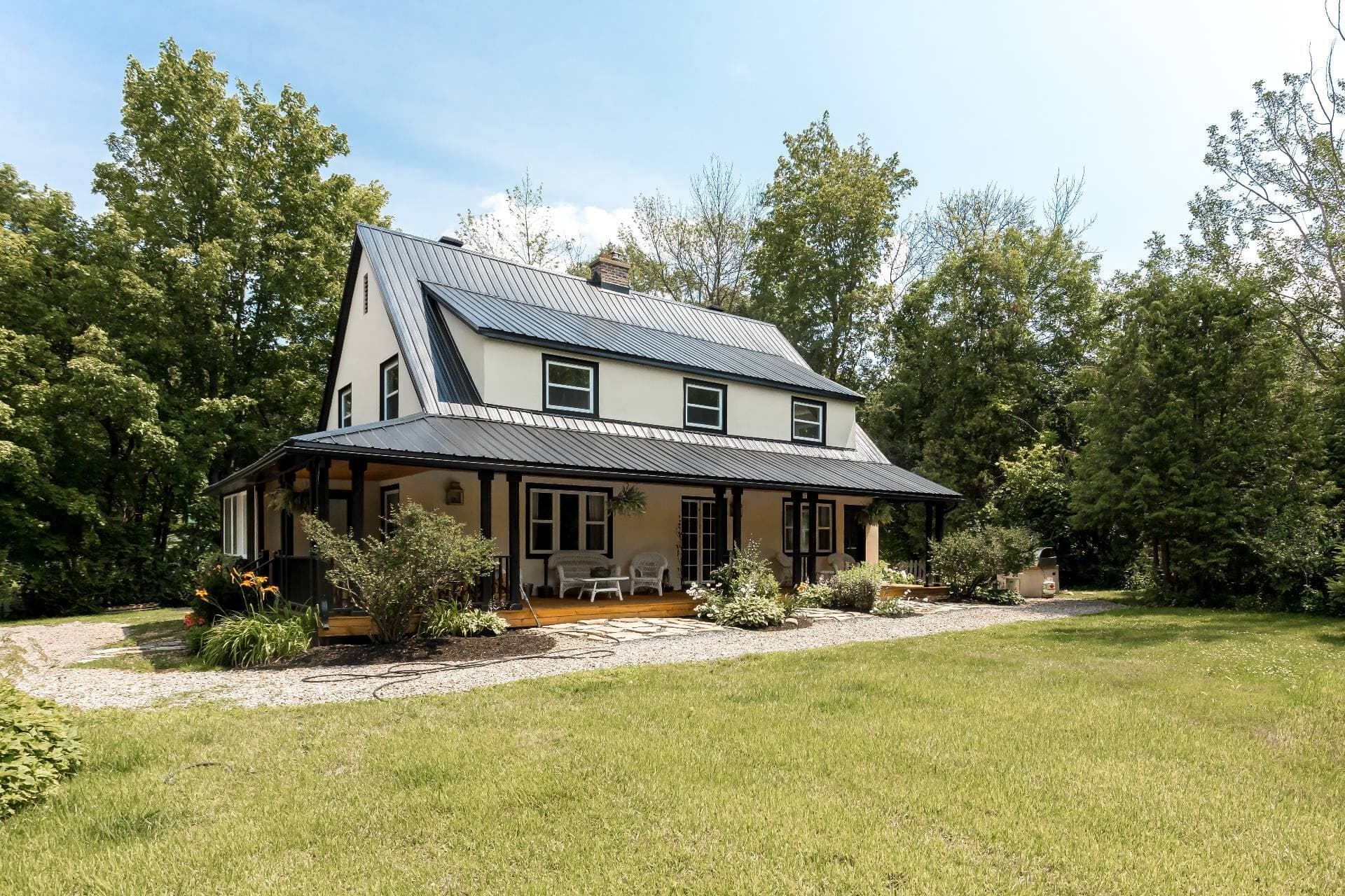 Une sublime maison de 1926 à vendre pour 895 000$