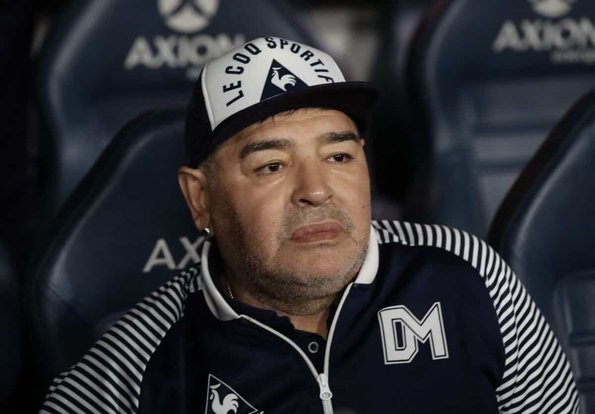Procès Maradona: ses reins aussi auraient dû alerter, témoigne un néphrologue au procès