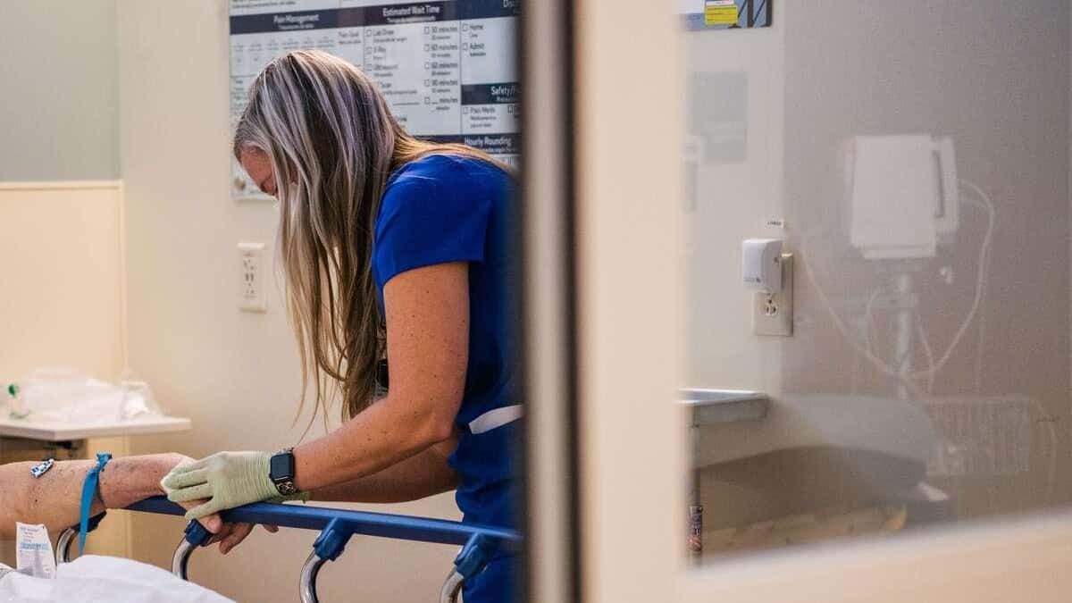 «Ceux qui rentrent aux soins intensifs, ce sont uniquement des non vaccinés», affirme Dubé