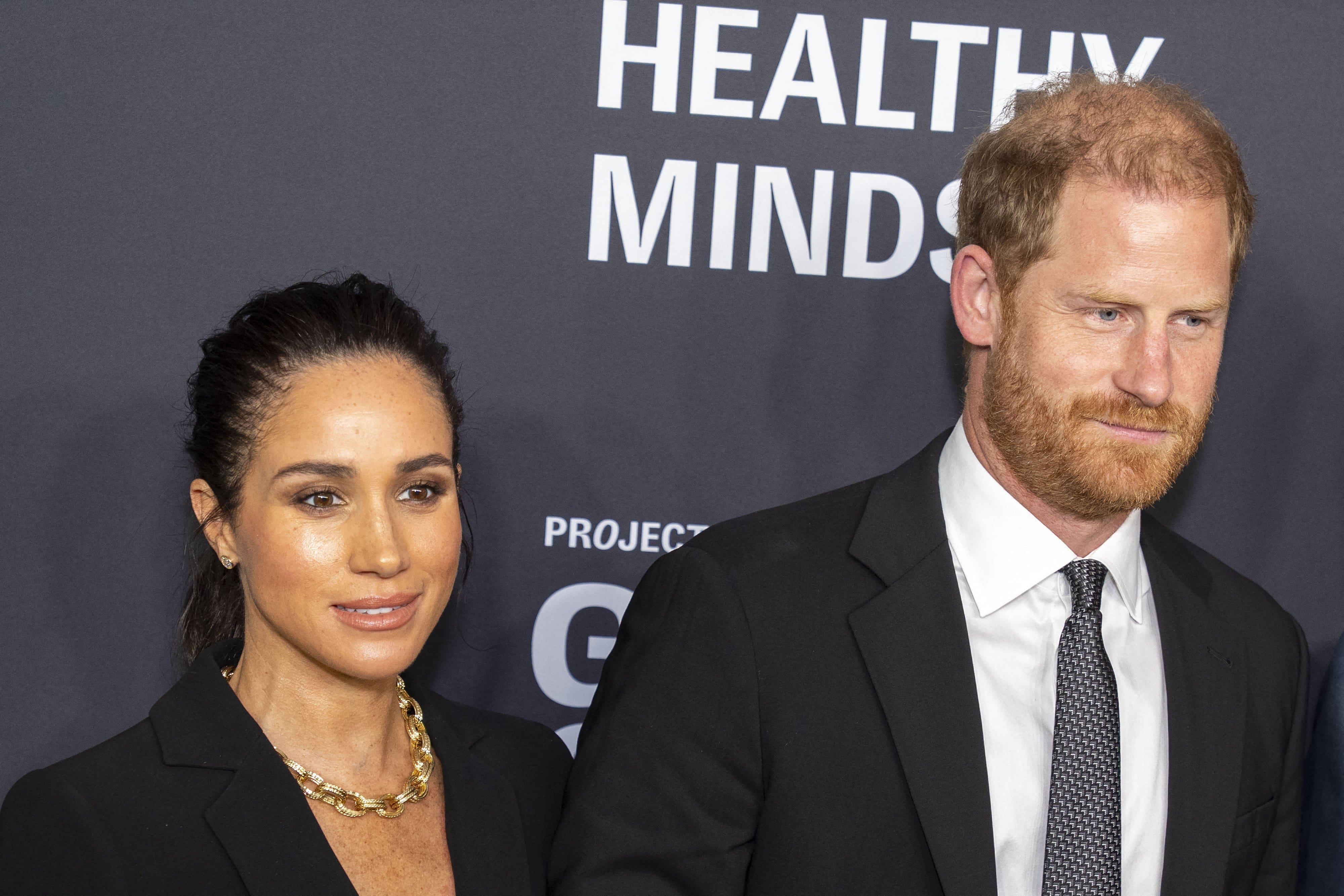 Un retour discret pour Harry et Meghan, mais déjà des tensions avec Buckingham