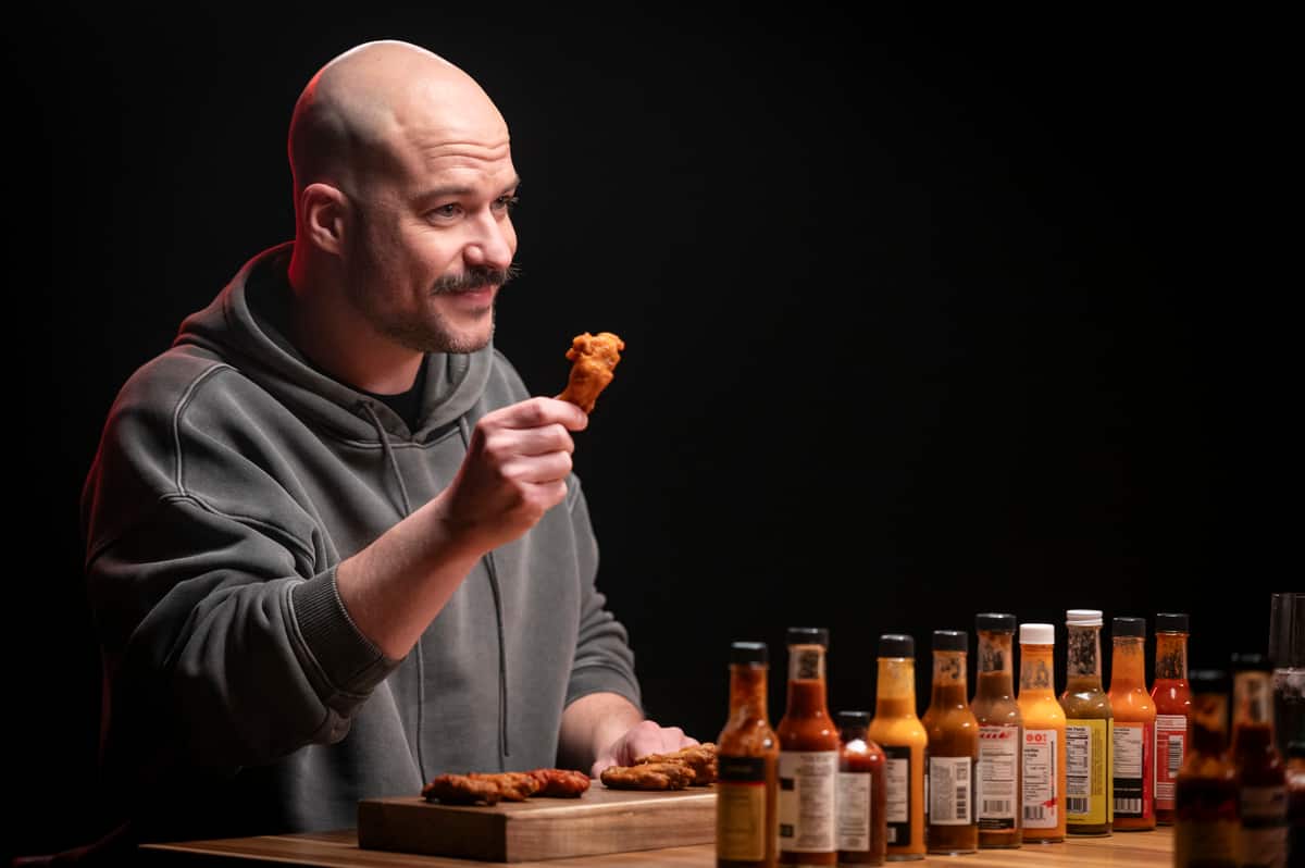 Animateur de &laquo;Hot Ones Qu&eacute;bec&raquo;: Marc-Andr&eacute; Grondin sait maintenant quoi faire quand il mange tr&egrave;s piquant