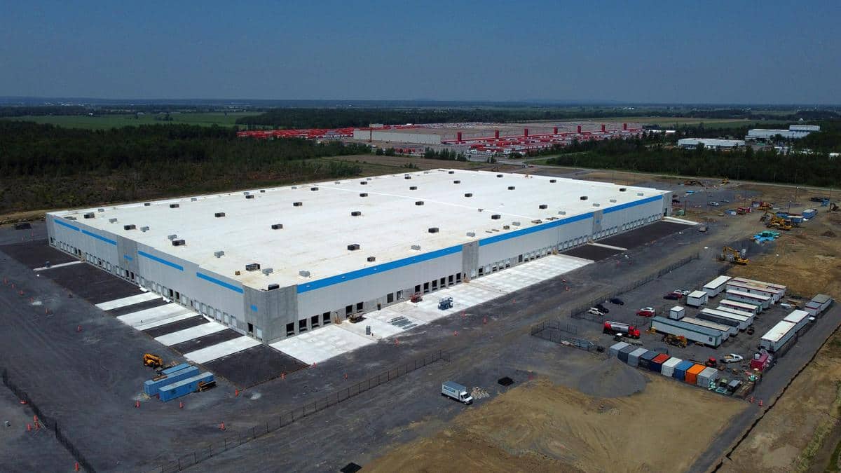 Amazon inaugure son centre de tri robotique de Coteau-du-Lac
