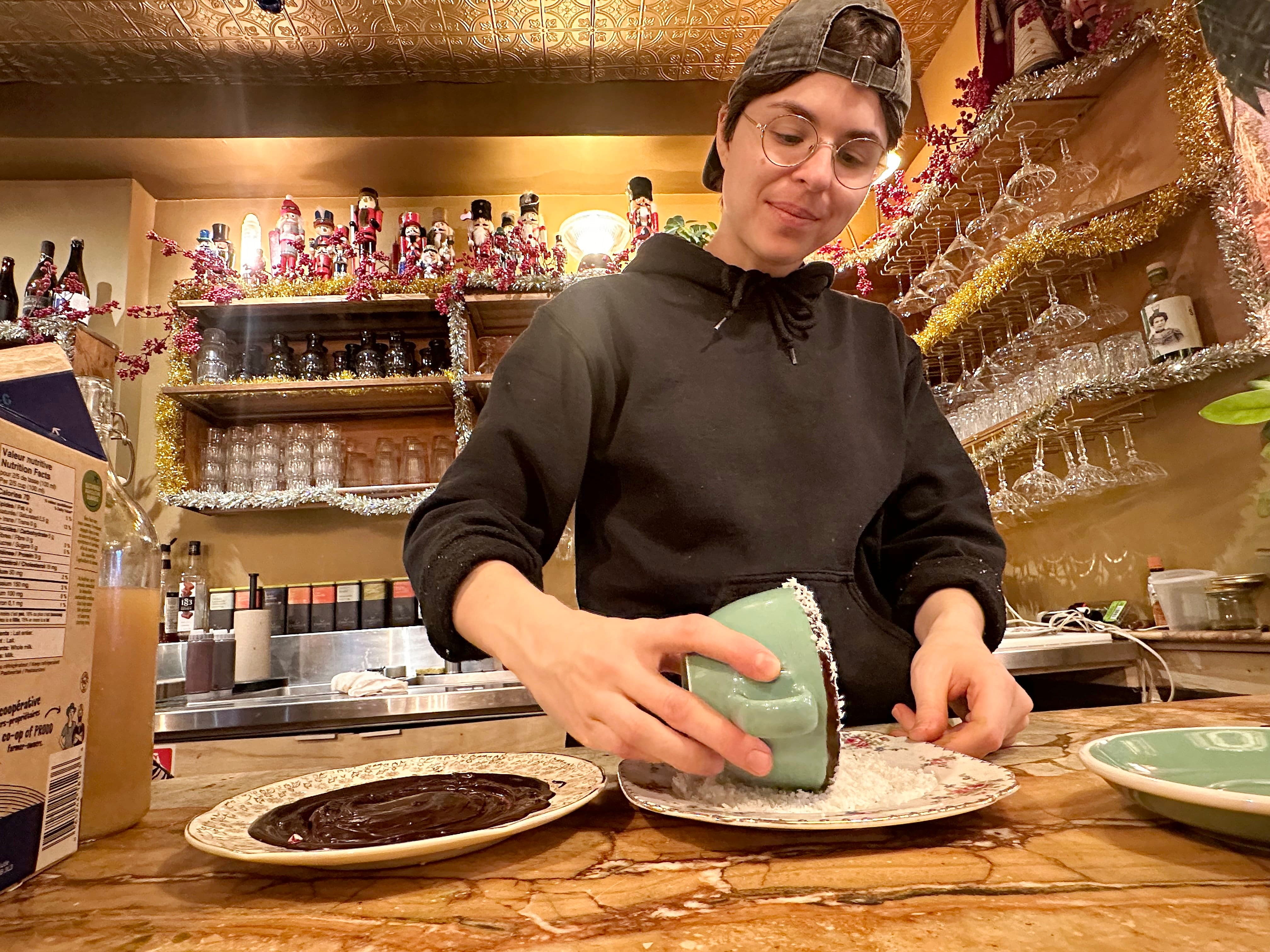 La folie de Noël arrive (déjà) à Montréal grâce à ce commerce aux