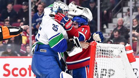 Brendan Gallagher a eu maille à partir avec le gardien Thatcher Demko, des Canucks, en deuxième période, hier, au Centre Bell.