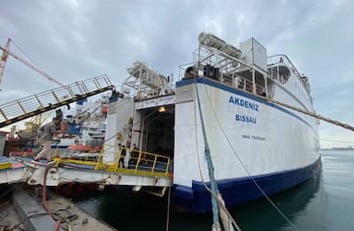 Jean-Pierre Valdebenito con Nima Maachouf prima di salire a bordo della flotta a Türkiye.