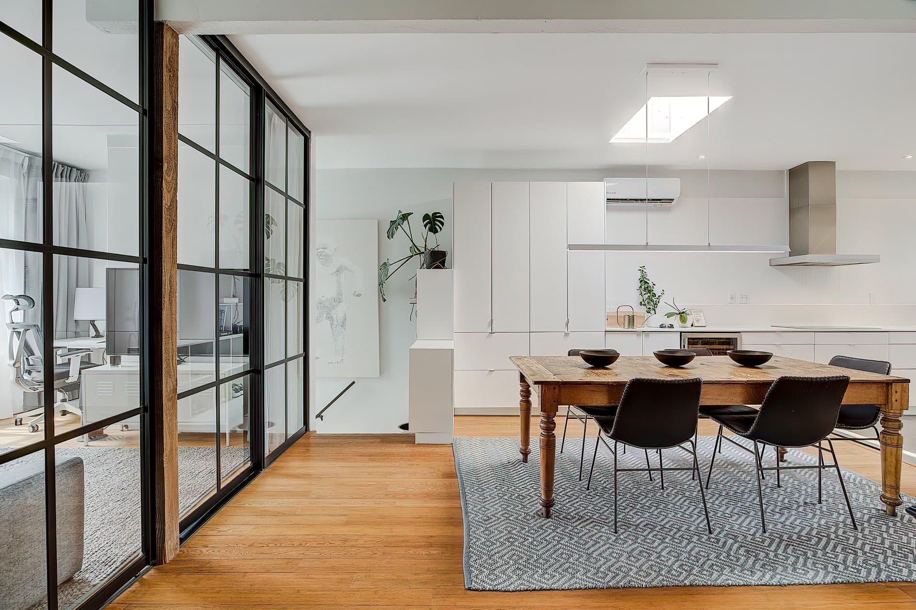 Un condo près de la Plaza Saint-Hubert à 780 000$