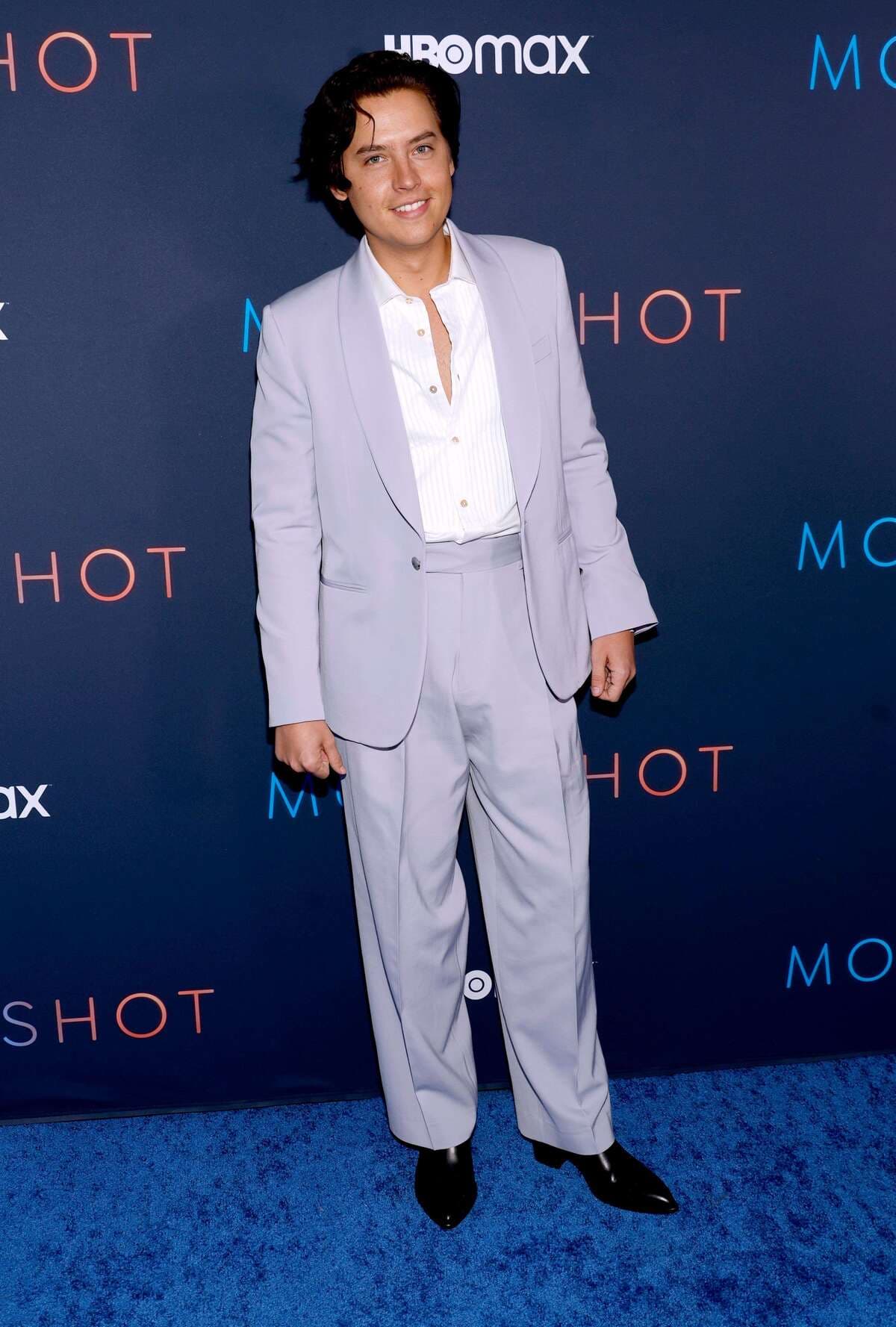 Premier tapis rouge en couple pour Cole Sprouse