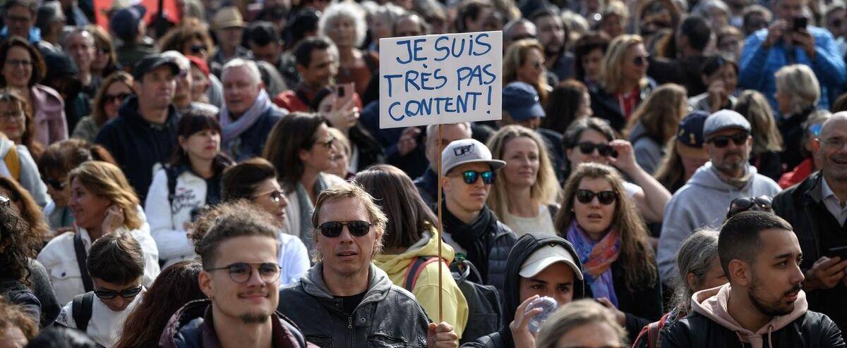 COVID-19 : plusieurs milliers de manifestants à Genève contre les restrictions sanitaires