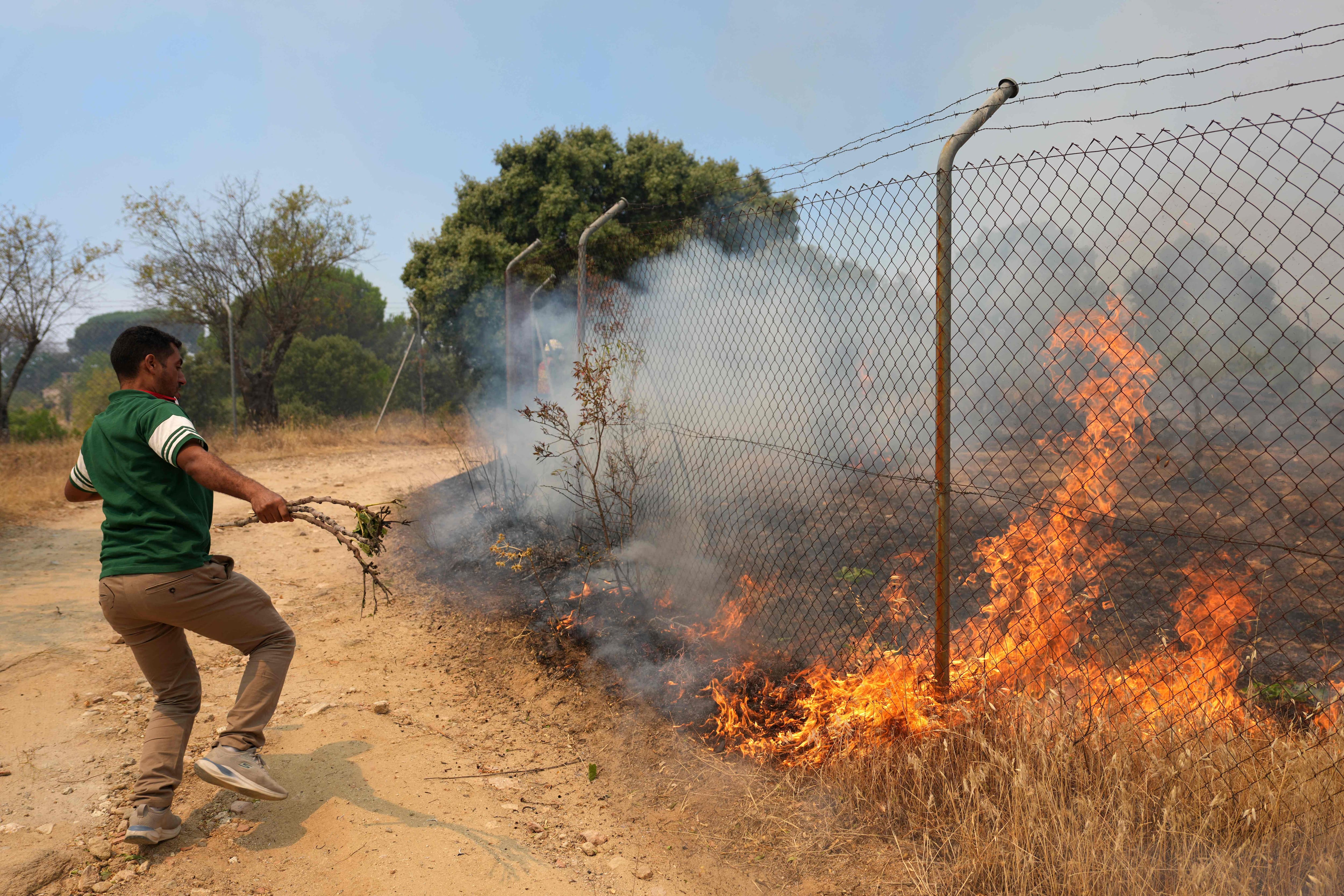 Fire out of control near Valencia, Spain, 15,000 evacuated