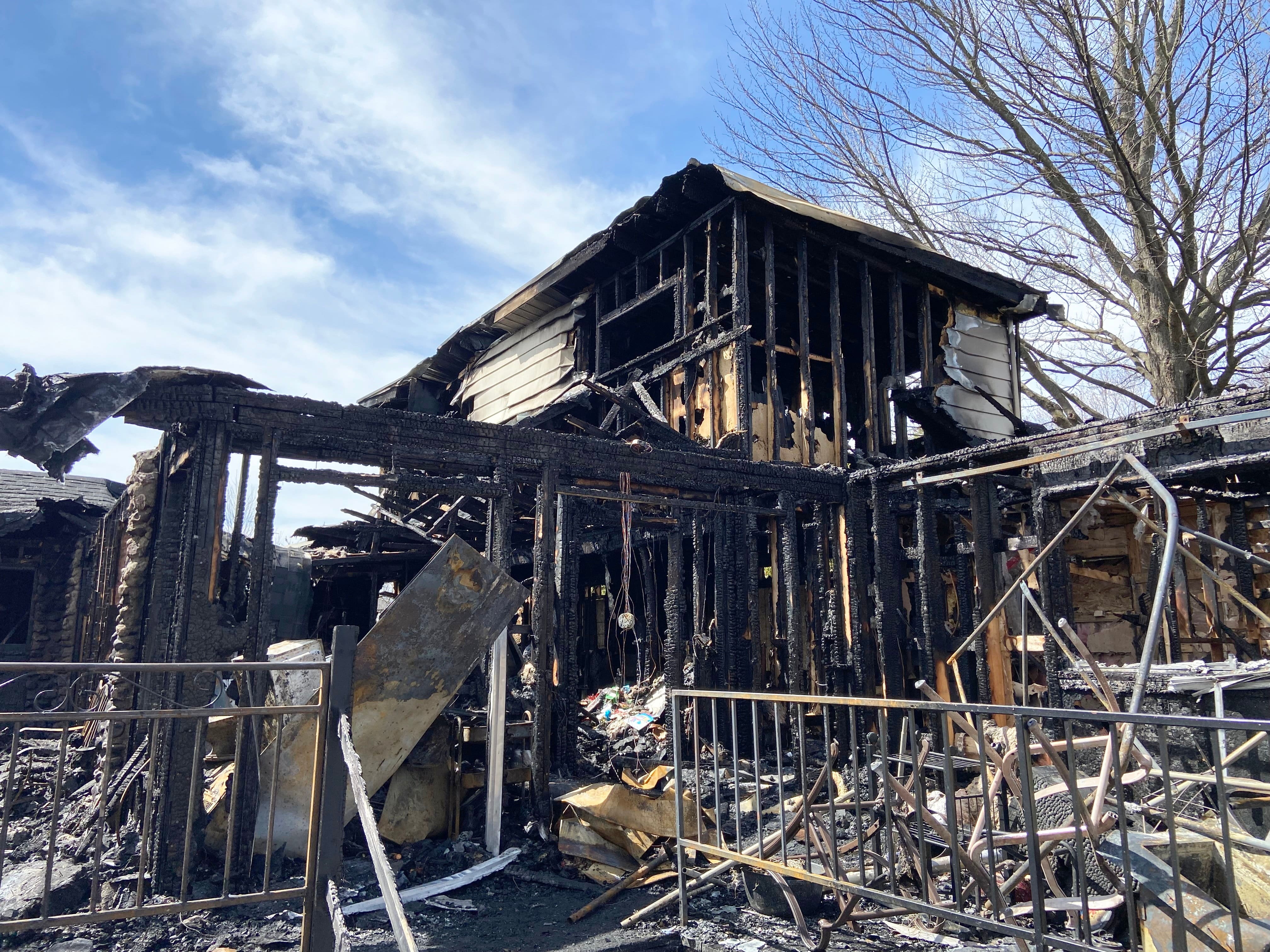Femme de 92 ans morte dans l’incendie d’une maison à Terrebonne: ses proches ont tout fait pour tenter de la sauver